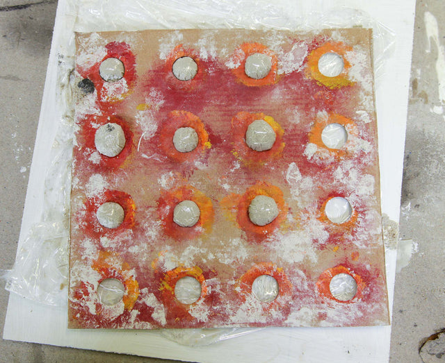 Lerne im geistreich Online-Kurs mit Ulla Schönhense Rost und weisser Beton mit 3D-Effekt kennen