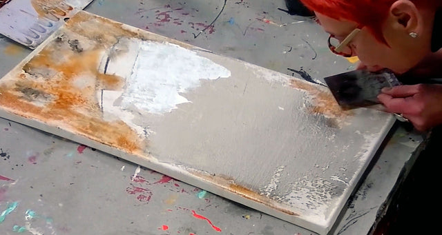 Lerne im geistreich Online-Kurs mit Ute Hoeg Baumaterial trifft Baumaterial kennen